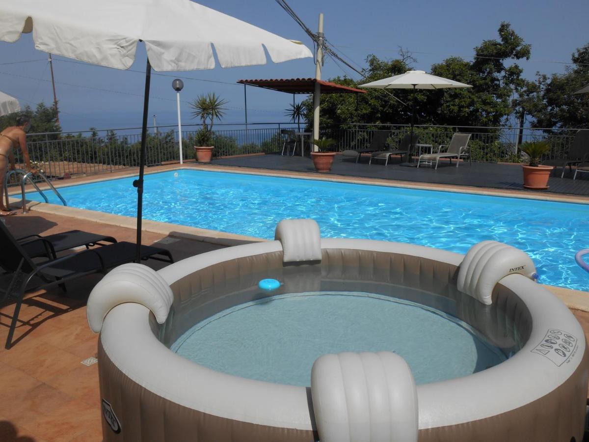 Al Villino Sunshine In Villa Con Piscina Ed Idromassaggio Сант'Альфио Экстерьер фото