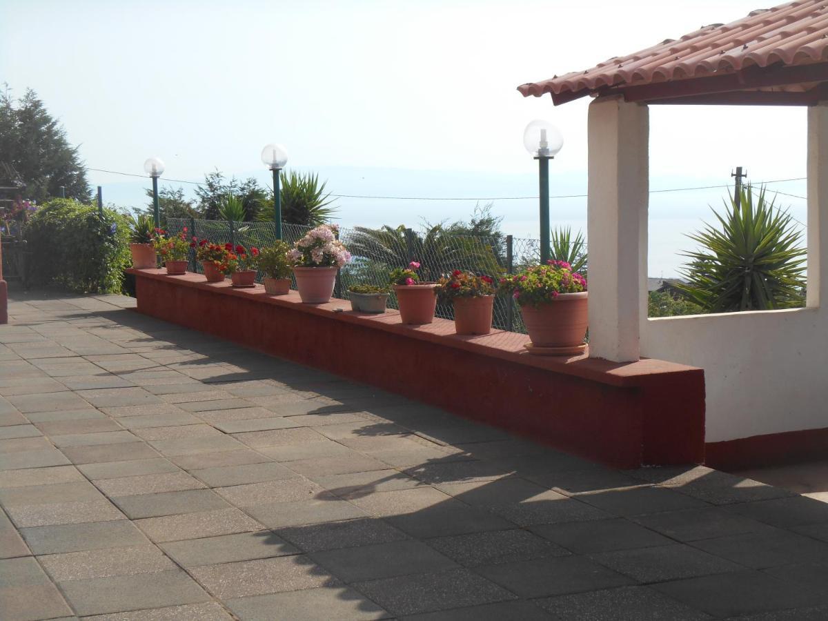 Al Villino Sunshine In Villa Con Piscina Ed Idromassaggio Сант'Альфио Экстерьер фото