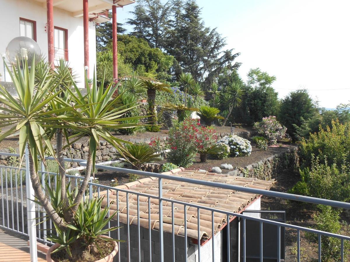 Al Villino Sunshine In Villa Con Piscina Ed Idromassaggio Сант'Альфио Экстерьер фото