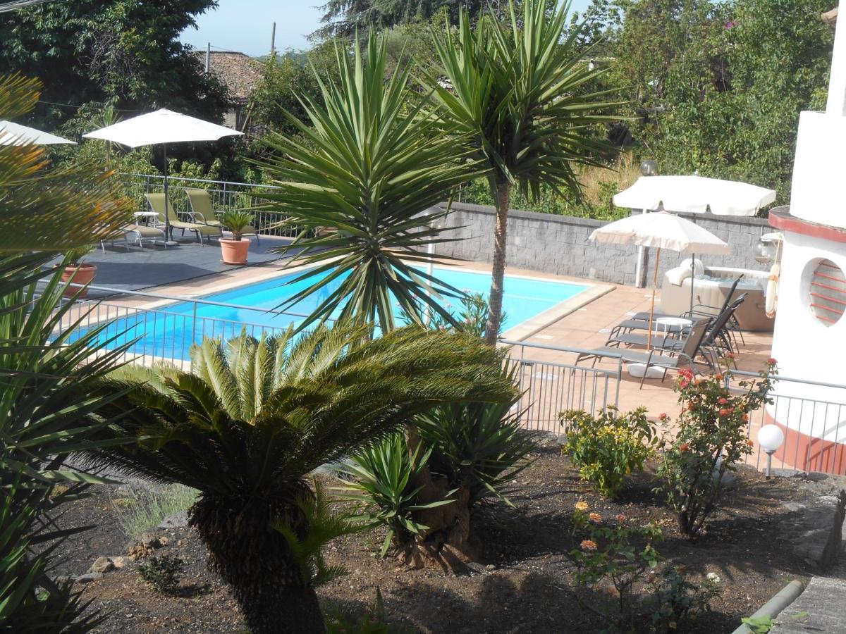 Al Villino Sunshine In Villa Con Piscina Ed Idromassaggio Сант'Альфио Экстерьер фото
