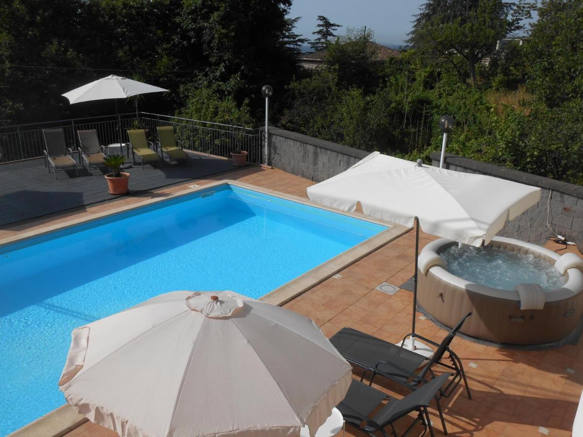 Al Villino Sunshine In Villa Con Piscina Ed Idromassaggio Сант'Альфио Экстерьер фото