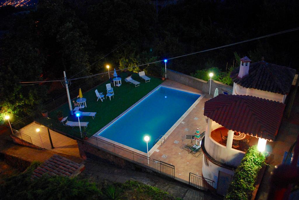 Al Villino Sunshine In Villa Con Piscina Ed Idromassaggio Сант'Альфио Экстерьер фото