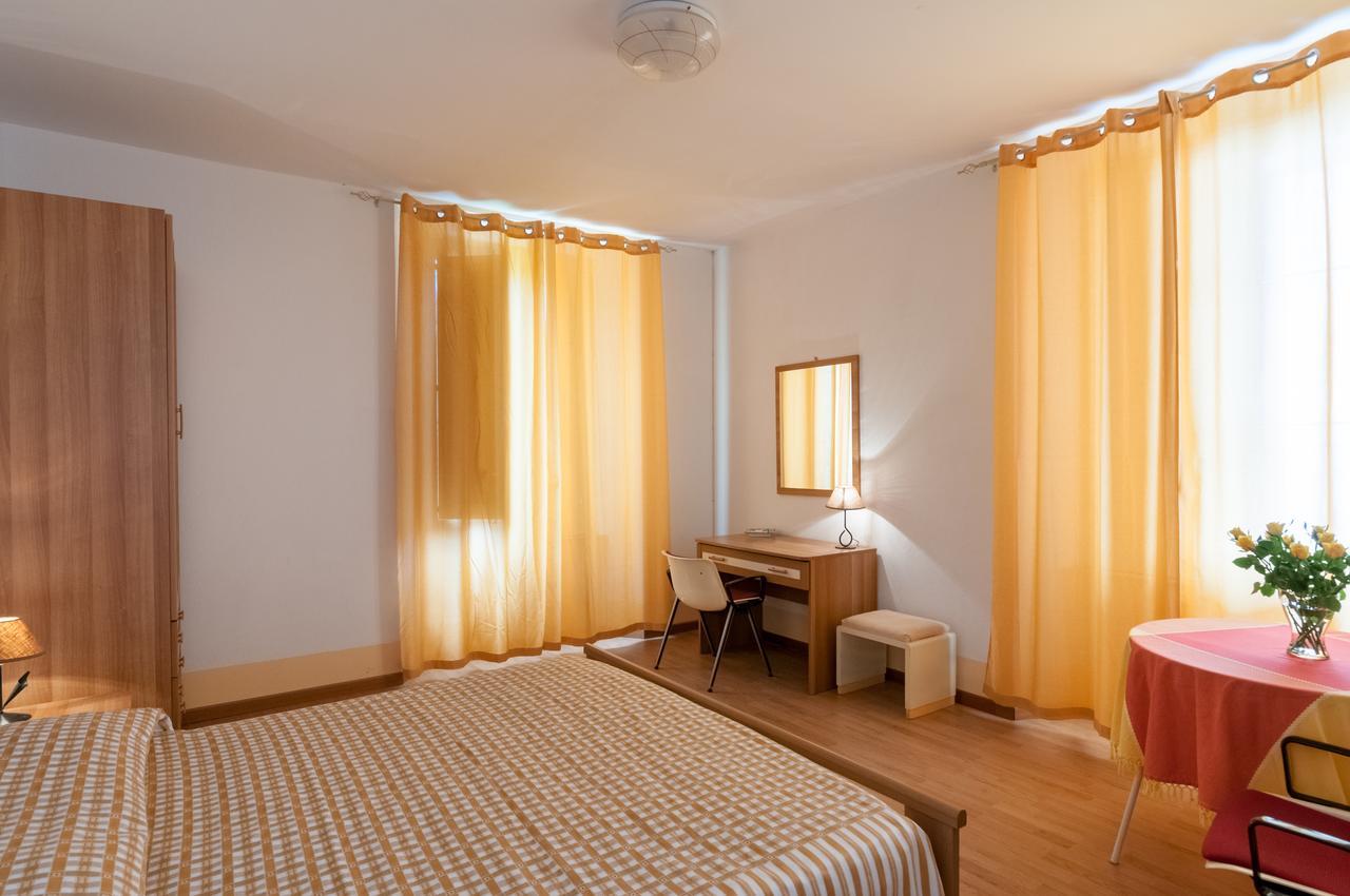 Al Villino Sunshine In Villa Con Piscina Ed Idromassaggio Сант'Альфио Экстерьер фото